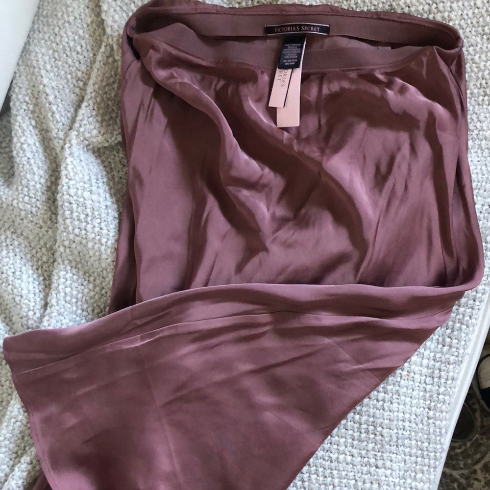 NWT VS Satin midi skirt